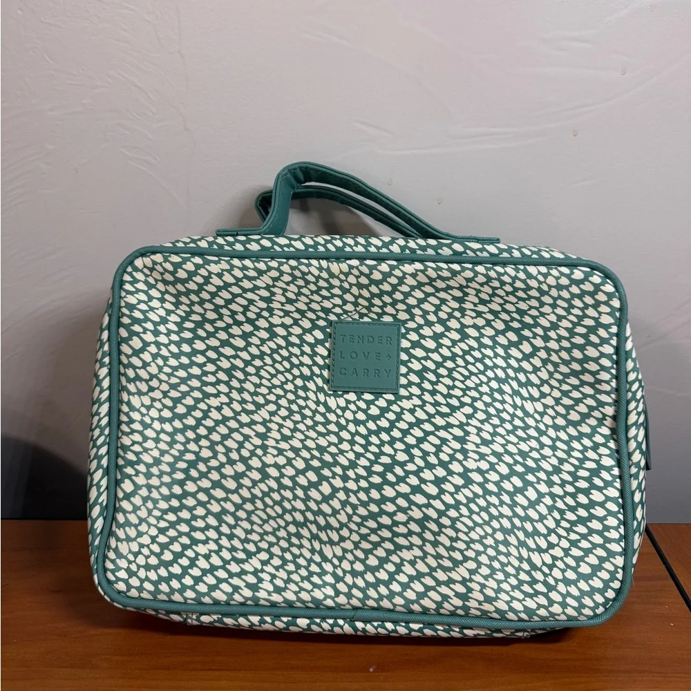 Tender Love + Carry Toiletry Weekender Bag‎ with Hanger Blue White Polka Dots - Picture 2 of 6